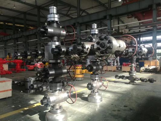Wellhead met buizen en behuizing Hoofd Kersboom apparatuur API 6A